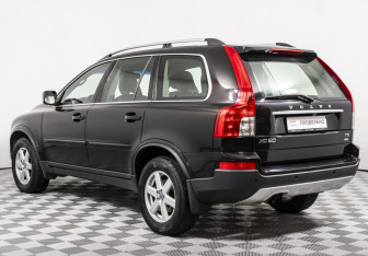 Подержанный автомобиль Volvo XC90 2011 года (7 фото)