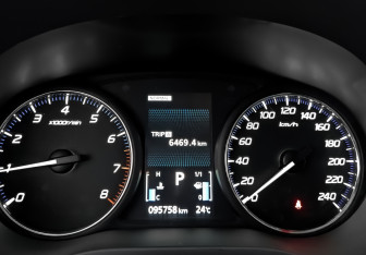 Подержанный автомобиль Mitsubishi Outlander 2021 года (16 фото)