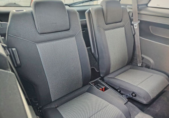 Подержанный автомобиль Opel Zafira Compactvan 2011 года (12 фото)