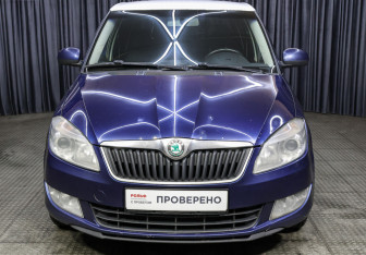Подержанный автомобиль Skoda Fabia Hatchback 2010 года (2 фото)