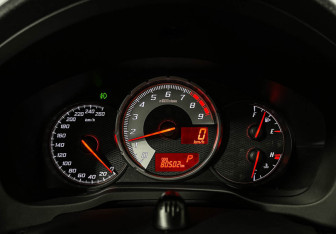 Подержанный автомобиль Toyota GT86 2012 года (11 фото)