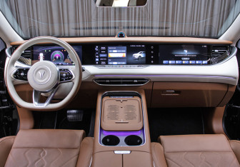 Подержанный автомобиль Voyah Free 2023 года (14 фото)