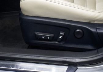 Подержанный автомобиль Lexus IS Sedan 2013 года (18 фото)