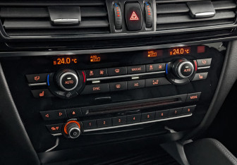 Подержанный автомобиль BMW X6 2016 года (27 фото)