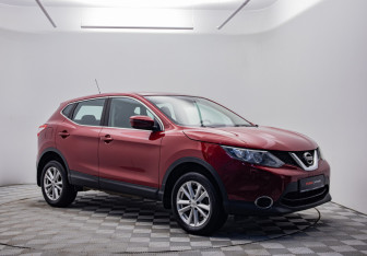 Подержанный автомобиль Nissan Qashqai 2015 года (3 фото)