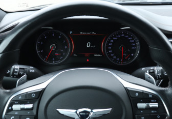 Подержанный автомобиль Genesis G70 2020 года (11 фото)