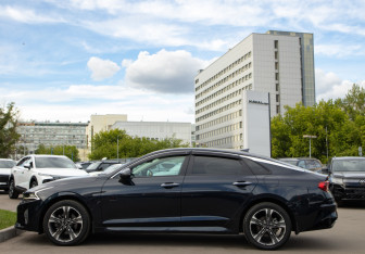 Подержанный автомобиль Kia K5 2022 года (6 фото)