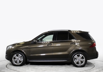 Подержанный автомобиль Mercedes-Benz GLE 2015 года (8 фото)