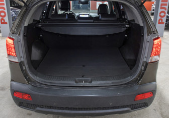 Подержанный автомобиль Kia Sorento 2012 года (10 фото)