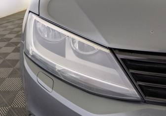 Подержанный автомобиль Volkswagen Jetta Sedan 2012 года (11 фото)