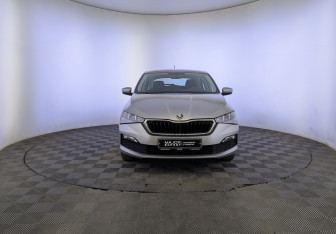 Подержанный автомобиль Skoda Rapid Liftback 2021 года (2 фото)