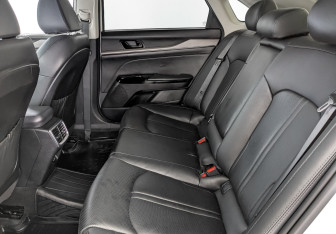 Подержанный автомобиль Kia K5 2020 года (18 фото)