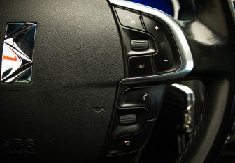 Подержанный автомобиль Citroen DS4 2014 года (13 фото)