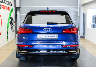 Подержанный автомобиль Audi Q5 2019 года (5 фото)