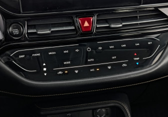 Подержанный автомобиль Москвич 3 2023 года (21 фото)