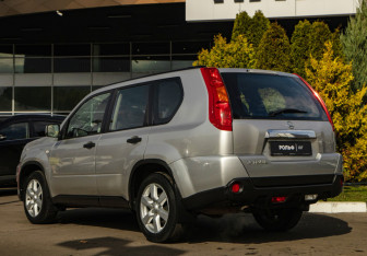 Подержанный автомобиль Nissan X-Trail 2008 года (5 фото)