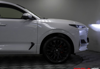 Подержанный автомобиль Changan UNI-K 2023 года (29 фото)