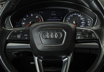Подержанный автомобиль Audi Q5 2018 года (11 фото)