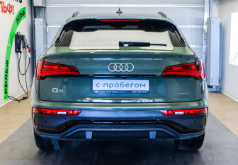 Подержанный автомобиль Audi Q5 2021 года (5 фото)