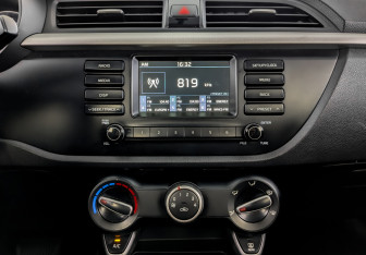 Подержанный автомобиль Kia Rio Hatchback 2020 года (15 фото)