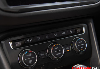 Подержанный автомобиль Volkswagen Tiguan 2018 года (20 фото)
