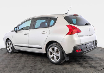 Подержанный автомобиль Peugeot 3008 2013 года (7 фото)