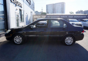 Подержанный автомобиль Mitsubishi Lancer Sedan 2006 года (8 фото)