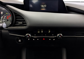 Подержанный автомобиль Mazda 3 Sedan 2019 года (15 фото)