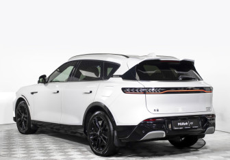 Подержанный автомобиль Voyah Free 2023 года (7 фото)