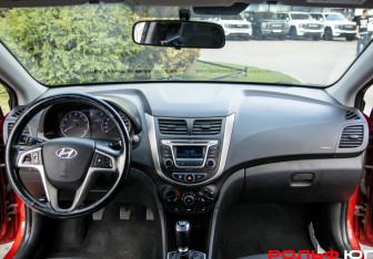 Подержанный автомобиль Hyundai Solaris Sedan 2015 года (10 фото)
