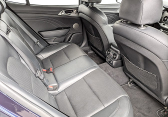 Подержанный автомобиль Kia Stinger 2021 года (12 фото)