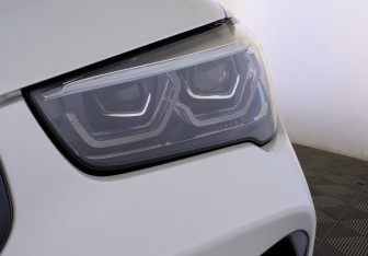Подержанный автомобиль BMW X1 2021 года (17 фото)