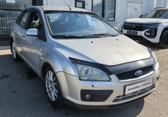 Подержанный автомобиль Ford Focus Sedan 2005 года (3 фото)