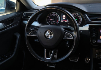 Подержанный автомобиль Skoda Superb Liftback 2018 года (11 фото)