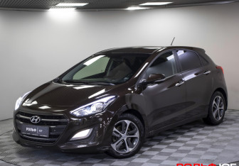 Подержанный автомобиль Hyundai i30 Hatchback 2016 года (24 фото)