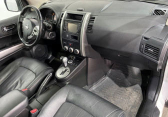 Подержанный автомобиль Nissan X-Trail 2013 года (11 фото)