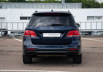 Подержанный автомобиль Mercedes-Benz GLE 2016 года (6 фото)