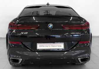 Подержанный автомобиль BMW X6 2020 года (6 фото)