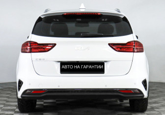 Подержанный автомобиль Kia Ceed Wagon 2021 года (4 фото)