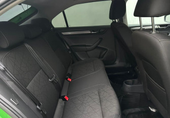 Подержанный автомобиль Skoda Rapid Liftback 2018 года (14 фото)