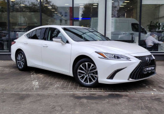 Подержанный автомобиль Lexus ES 2021 года (3 фото)