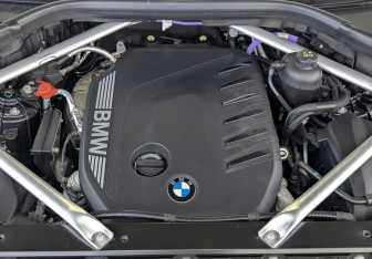 Подержанный автомобиль BMW X6 2025 года (9 фото)