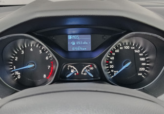 Подержанный автомобиль Ford Focus Hatchback 2018 года (16 фото)