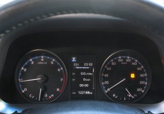 Подержанный автомобиль Toyota RAV4 2015 года (12 фото)