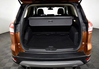 Подержанный автомобиль Ford Kuga 2016 года (14 фото)