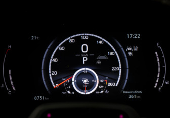 Подержанный автомобиль Lexus RX 2024 года (18 фото)