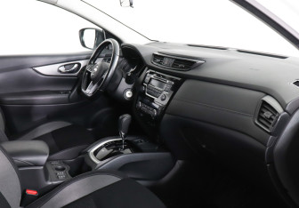 Подержанный автомобиль Nissan Qashqai 2021 года (10 фото)