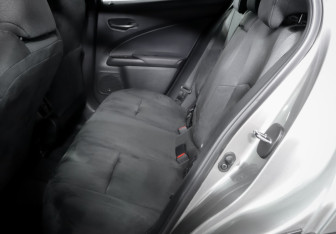 Подержанный автомобиль Lexus UX 2019 года (10 фото)