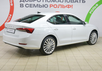 Подержанный автомобиль Skoda Octavia Liftback 2021 года (4 фото)