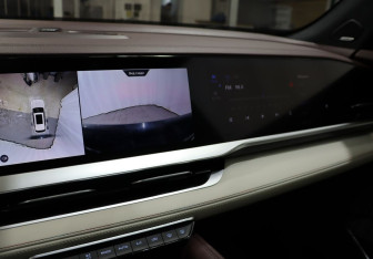 Подержанный автомобиль Geely Monjaro 2023 года (21 фото)